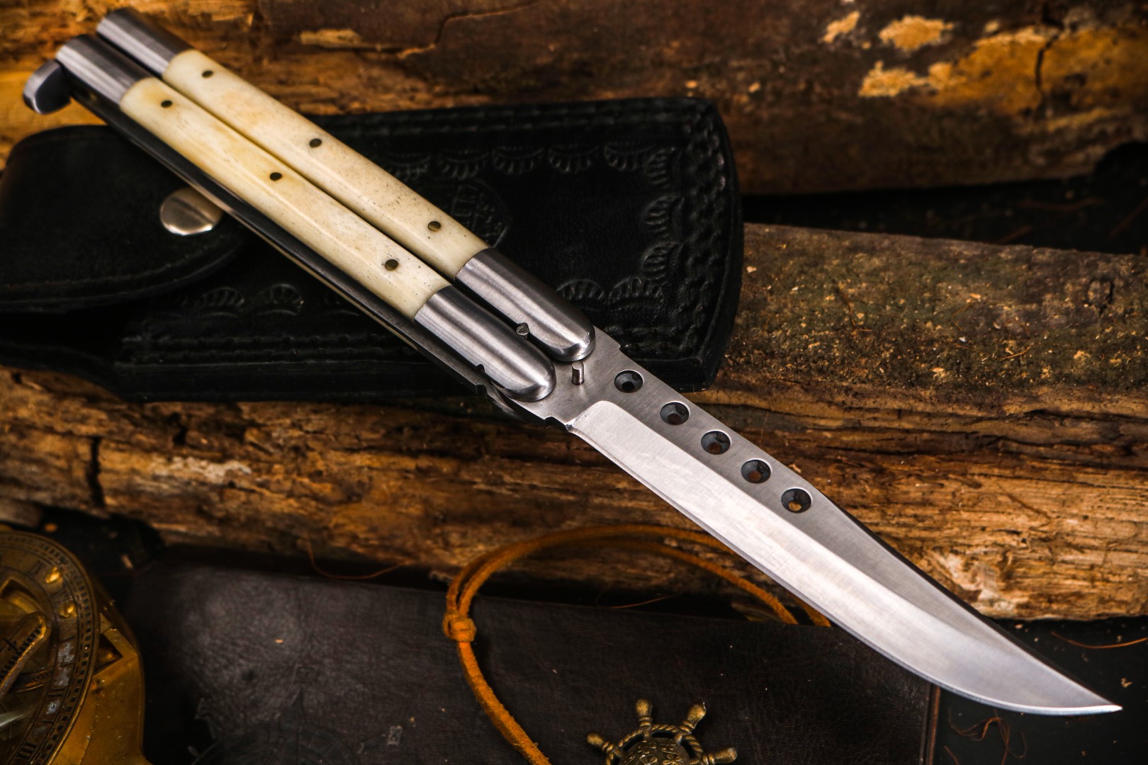 Golden Blade Butterfly Knife - Classic Drop Point Balisong - Gold