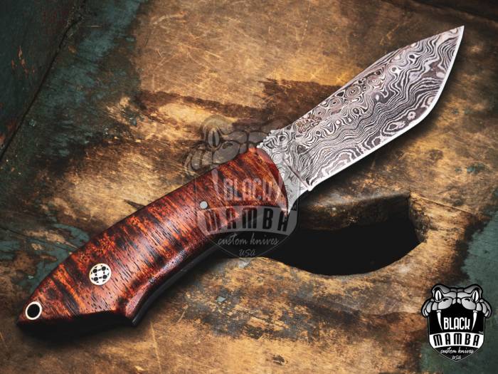 BMK-154 Wakizashi Knife 8.2 Inches Long 4 Inches Blade 7 Ounces Damascus Steel Fixed Blade Hunting Knife Damascus Skinner Knife Handmade Black Mamba Knives USA Made