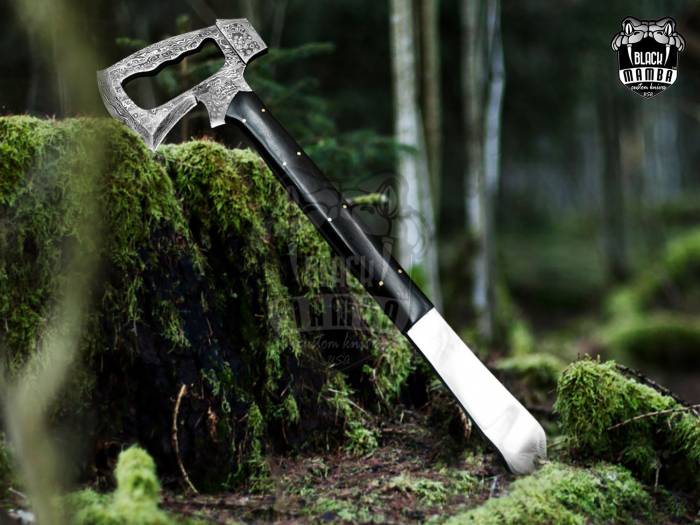 Bmk-800 Black kite 18 Inches Long 7 inches Head Damascus Tomahawk Axe Multi Purpose Axe black mamba knives