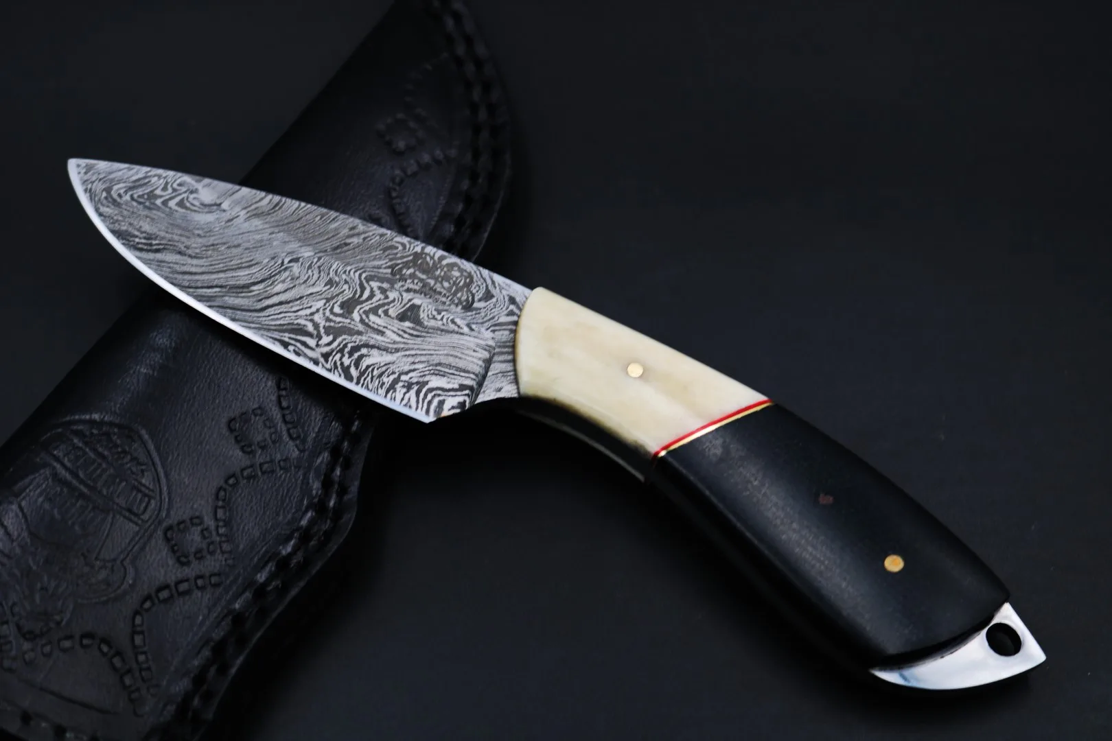California King Snake 8 Inches Long 3.5 Inches Blade 5.6 Ounce Damascus Skinner Hunting Fixed Blade Knife Damascus Steel Hand Made Black Mamba Knives World Class Knives USA Made | BMK-165 - view 11