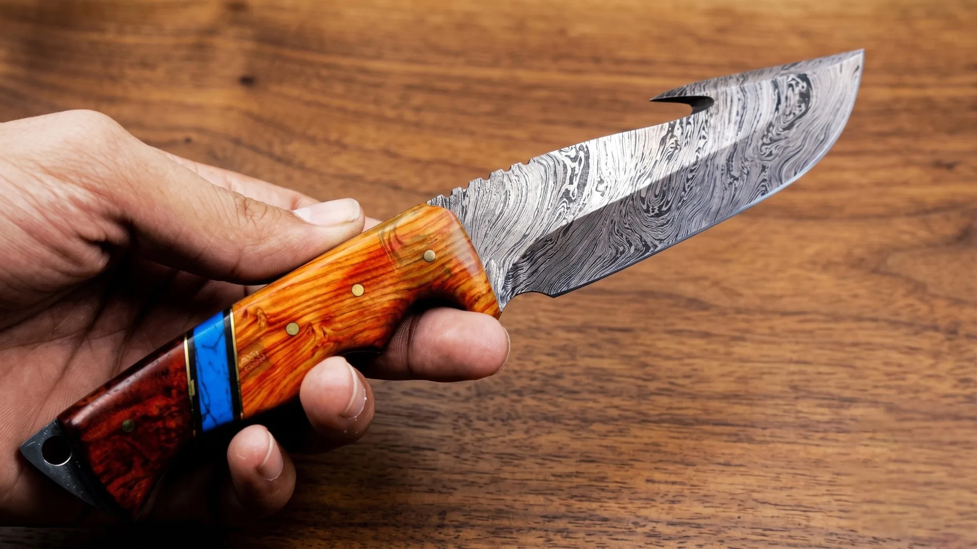 Slatra – Damascus Gut Hook Hunting Knife, 8.7″ Overall, Rose Wood Handle - view 3