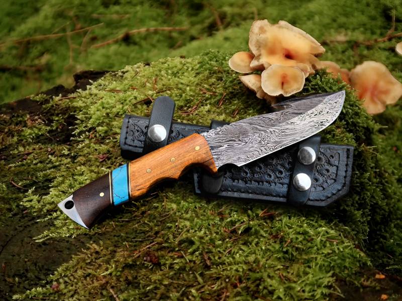 Bmk-163 Slatra Damascus Gut Hook Knife 8.7 Inches Long 4.6 Inches Blade 5.6 Ounce Damascus Hunting Fixed Blade Knife Damascus Hand Made World Class Knives USA Made