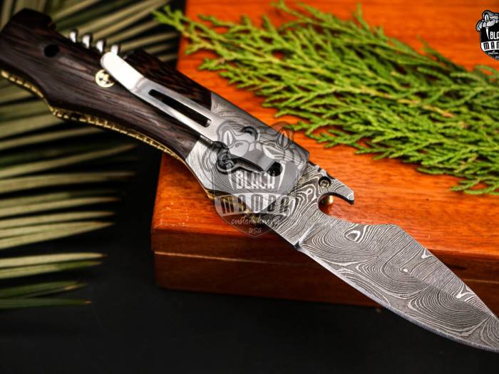 BLACK MAMBA KNIVES Bmk-449 4.3" Closed 3.2"Blade Pocket Knife Hunting Knife Wengy wood handle with Damascus bolsters