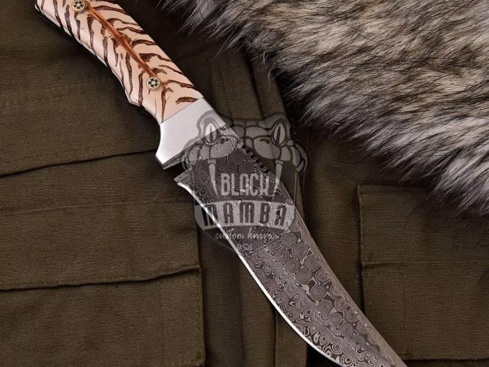 Bmk-2232 Nile crocodile handmade hunting knife 11 inches long Damascus Blade