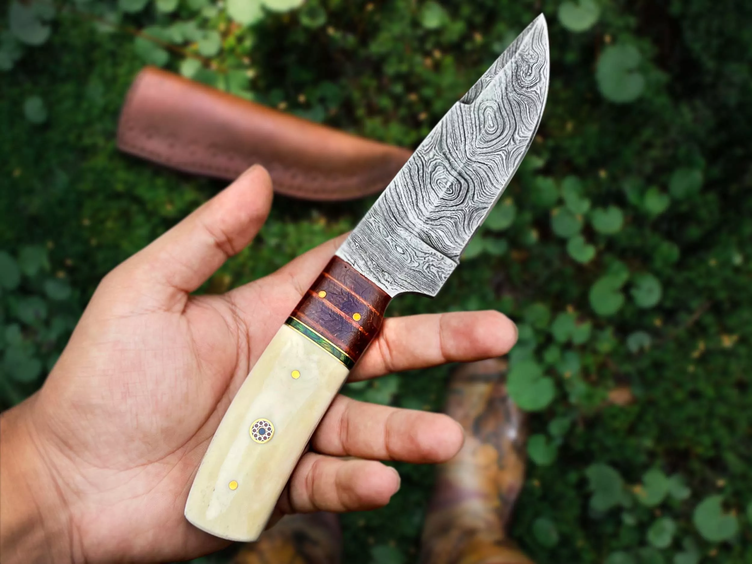 Bonefang Hunter Handmade Hunting Knife | Twist Damascus Steel Blade | Buffalo Bone Handle | Leather Sheath | BMK-641