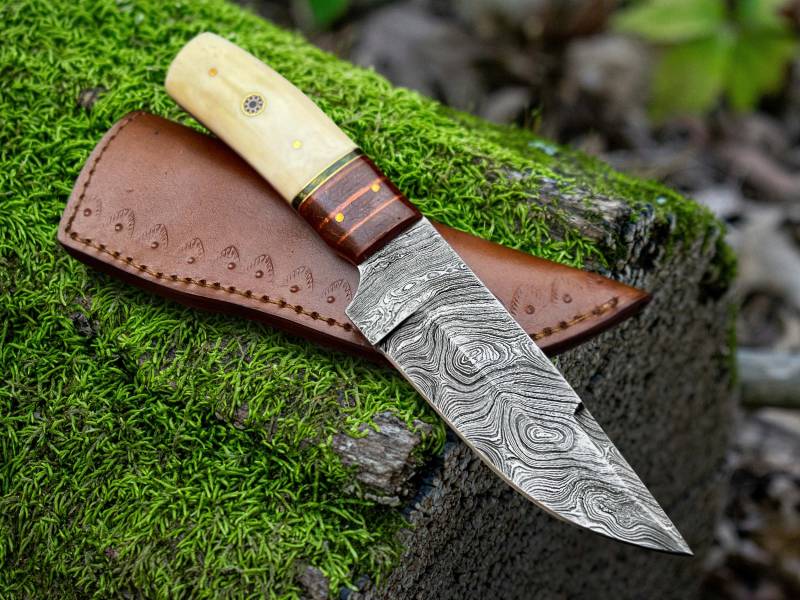 BMK-641 Bonefang Hunter Handmade Hunting Knife | Twist Damascus Steel Blade | Buffalo Bone Handle | Leather Sheath - Image 2