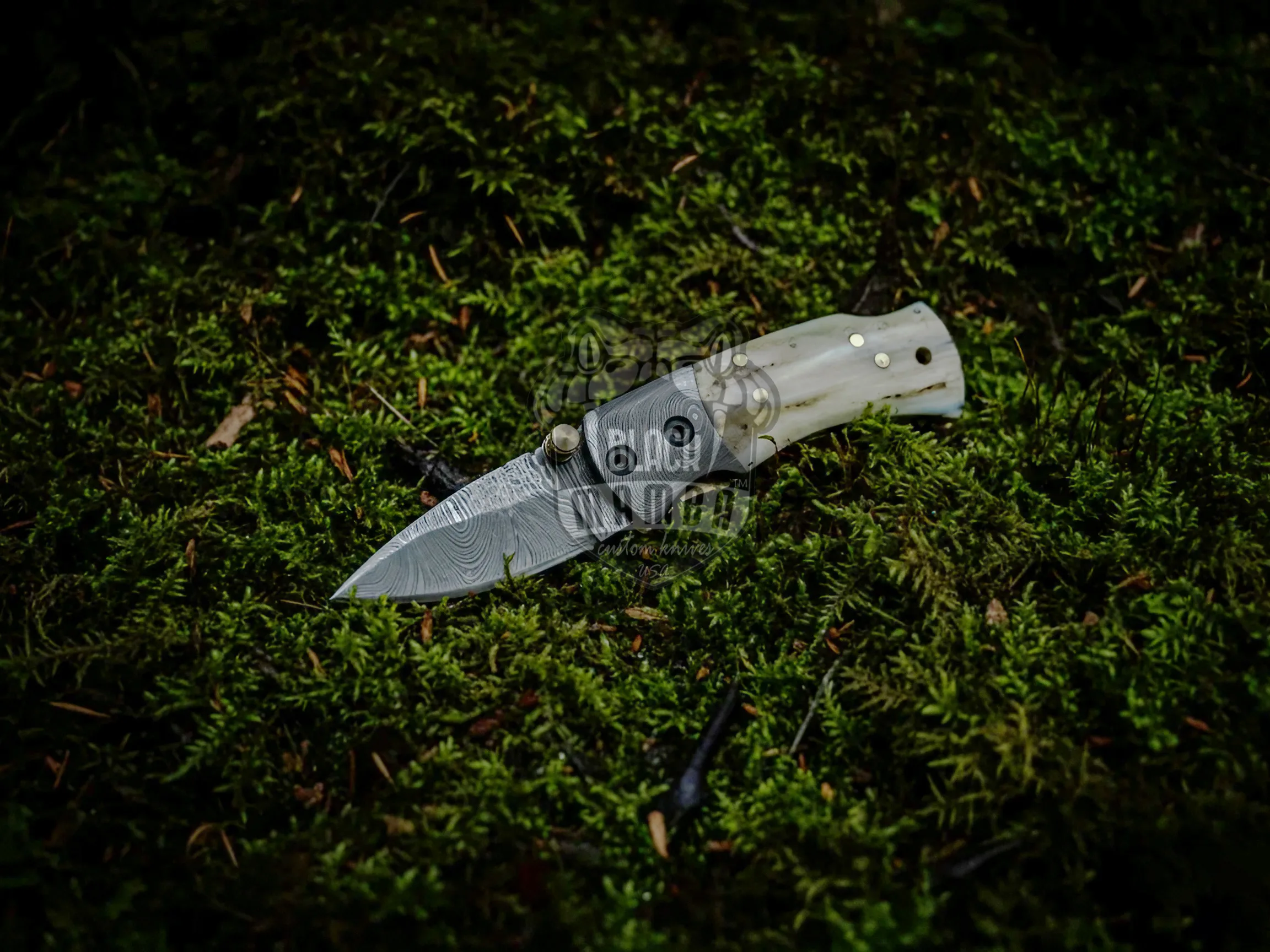 Mossfang – Damascus Folding Pocket Knife, 3.5″ Overall - view 3