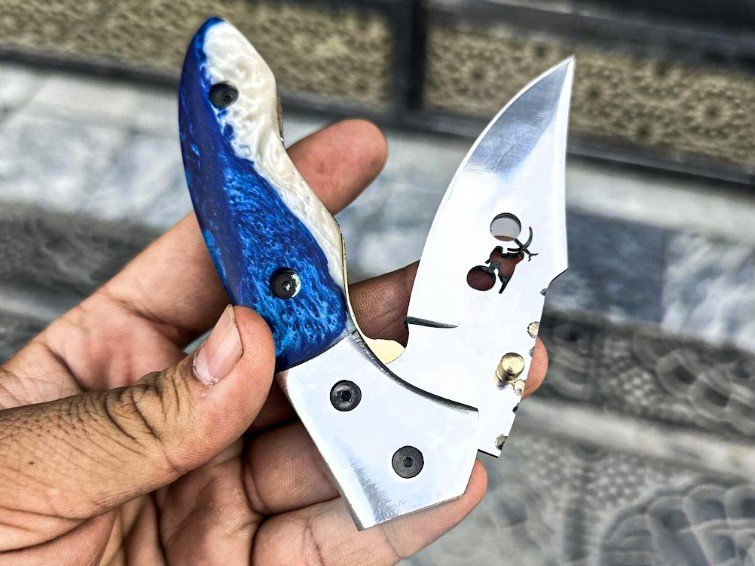 BMK-673 Road King Drifter Handmade Folding Pocket Knife – Resin Handle | Steel Bolster |Gift for Him & Her with Leather Sheath - Image 4