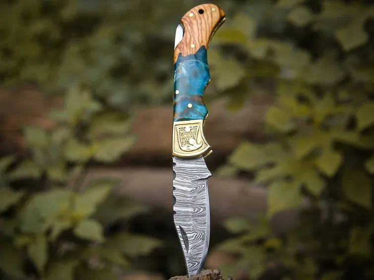 Azure Fang Handmade Damascus Steel Pocket Knife with Exotic Olive Wood & Resin Handle & Engraved Brass Bolster | Hunting Camping Gift | BMK-706 - view 3