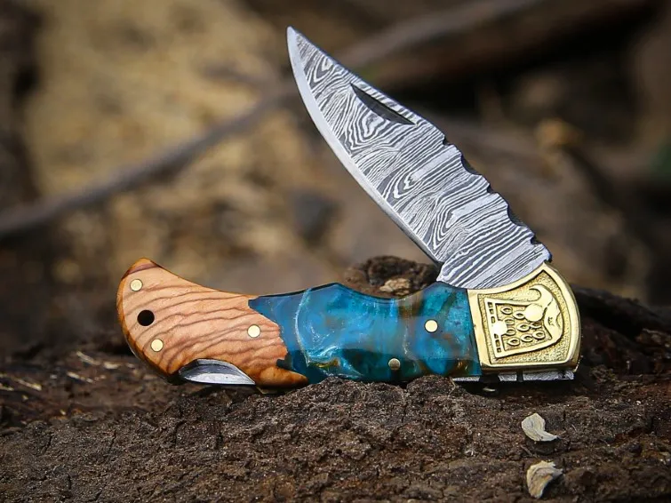Azure Fang Handmade Damascus Steel Pocket Knife with Exotic Olive Wood & Resin Handle & Engraved Brass Bolster | Hunting Camping Gift | BMK-706 - view 4